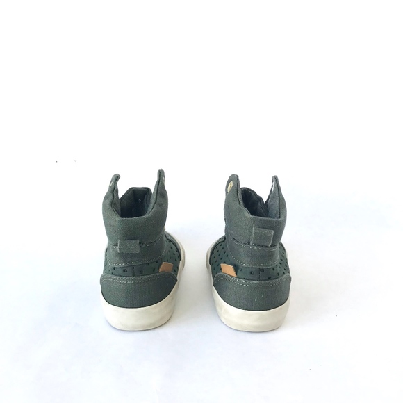 Old Navy Toddler Sneakers - Picture 5 of 8